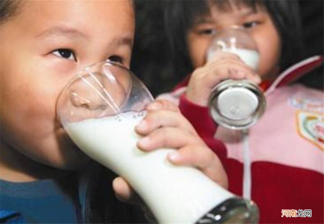 这4种牛奶，超市里随处可见，但不适合孩子喝，你家孩子喝了吗？