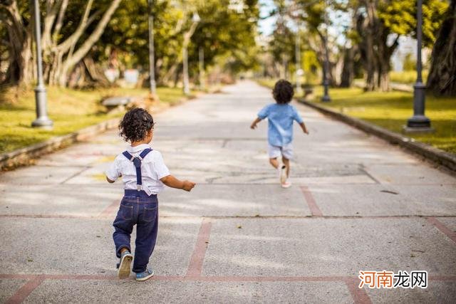 孩子做错事，鼓励他思考，比逼他道歉更重要