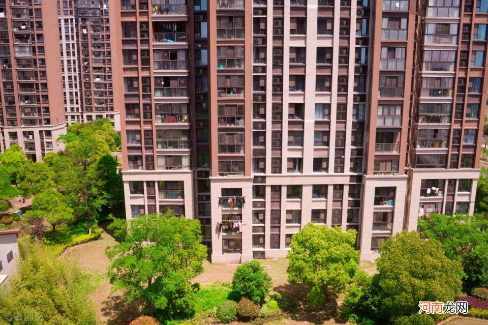 新楼盘有必要找中介吗 买新房找中介还是售楼处