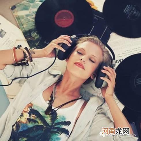 耳机有杂音滋滋怎么办 听歌时耳机有杂音滋滋