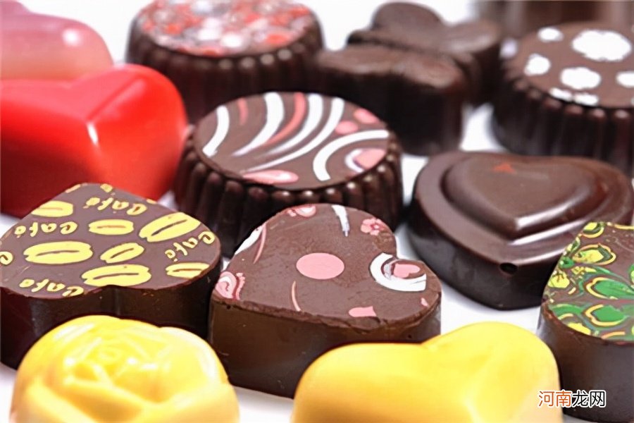 家长都不让娃吃的巧克力，专家却建议每天吃一点，有利于大脑发育