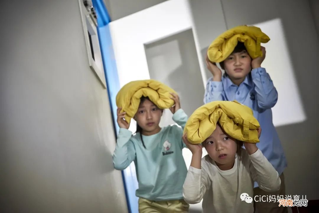 孩子说在学校“没朋友”，你的回答，影响孩子未来人生格局