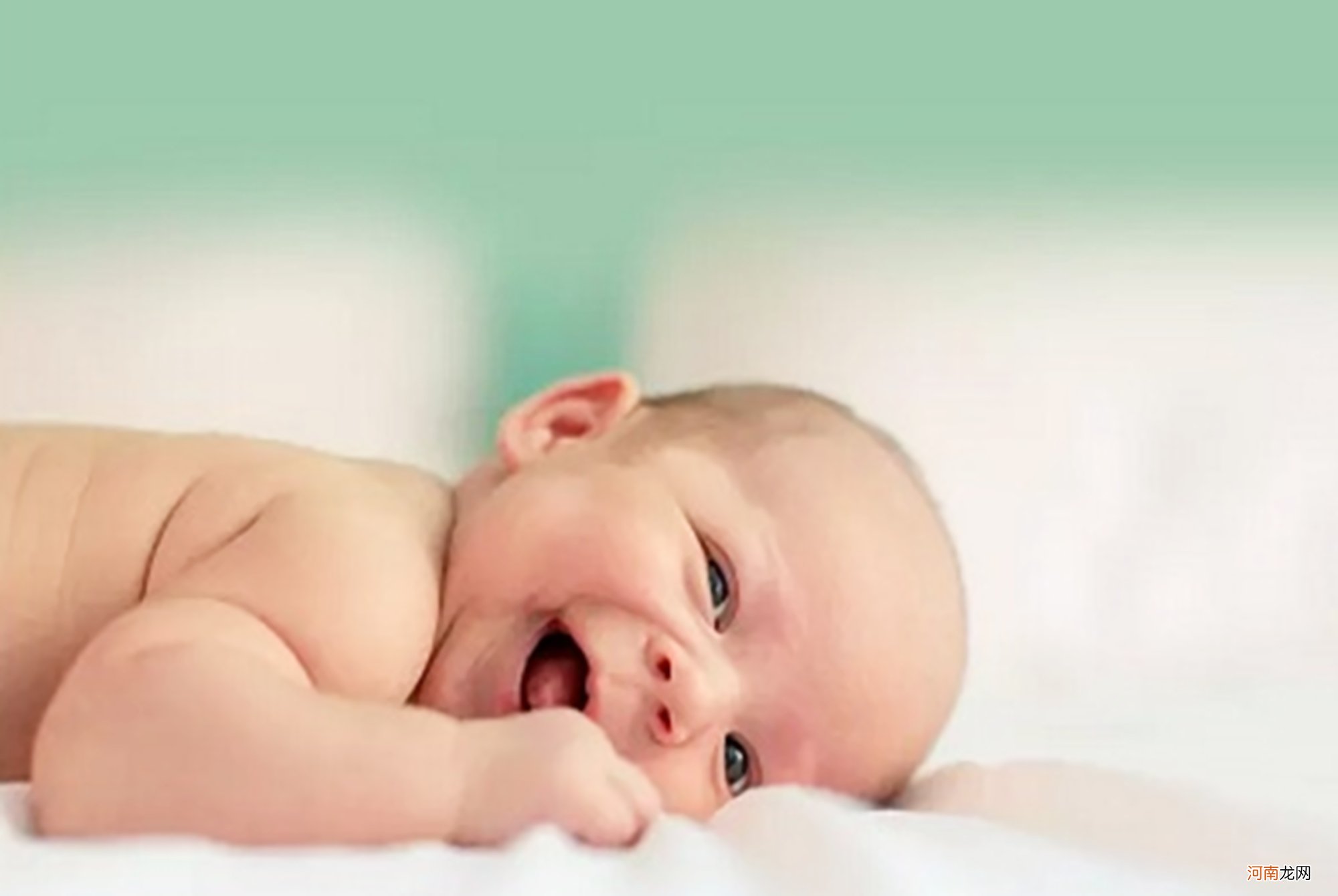 宝宝睡前这几种“小动作”，是天生爱妈妈的表现，看完让人很暖心