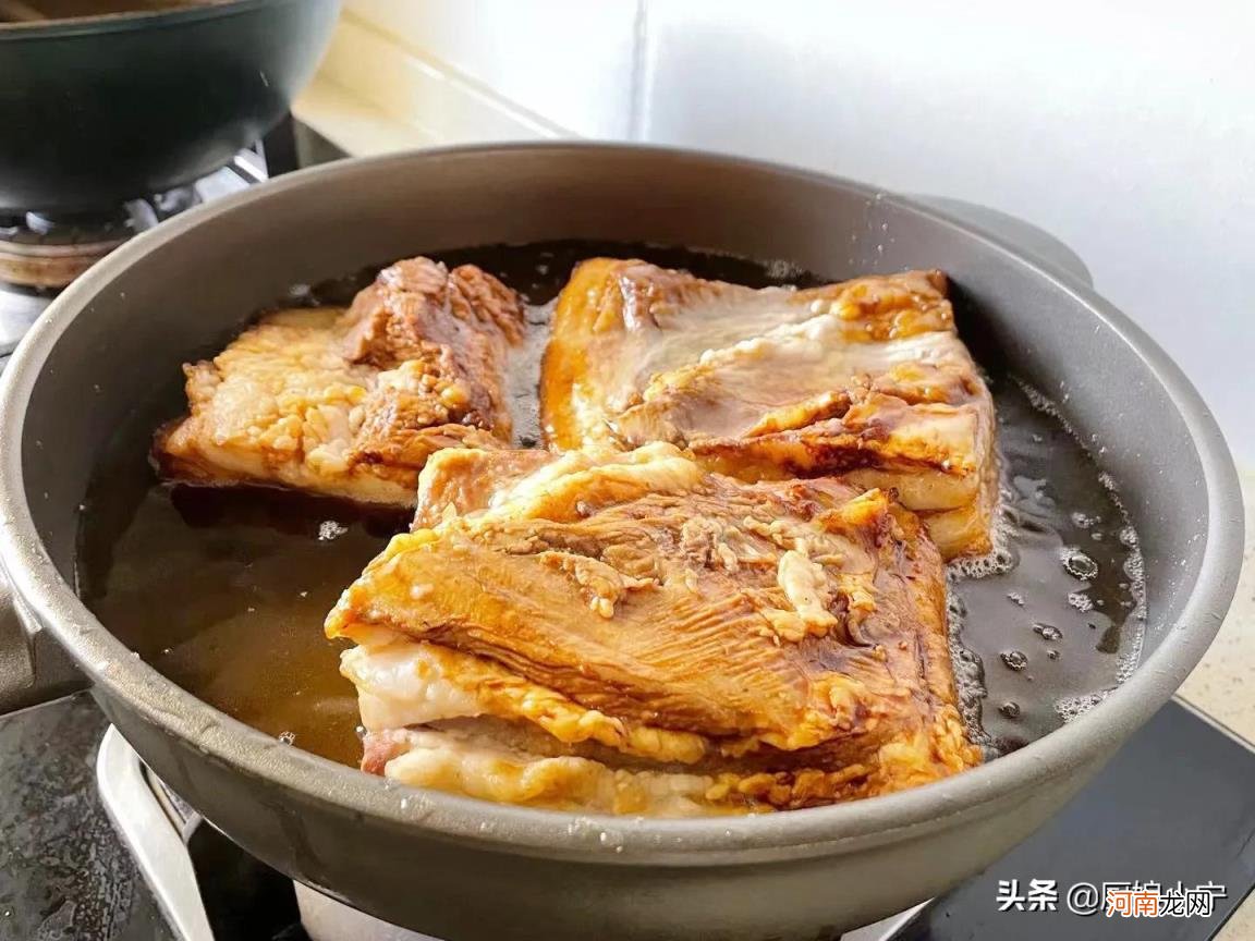 扣肉皮怎样炸起大泡 虎皮扣肉起泡的诀窍视频