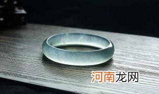 翡翠镯子上的棉线是什么,玉镯上的棉线是什么