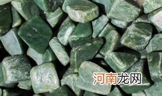 翡翠矿料是什么样的,翡翠有什么矿物质