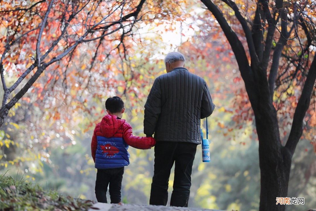 这3类老人很适合带娃，孩子越带越聪明，看看你家是不是