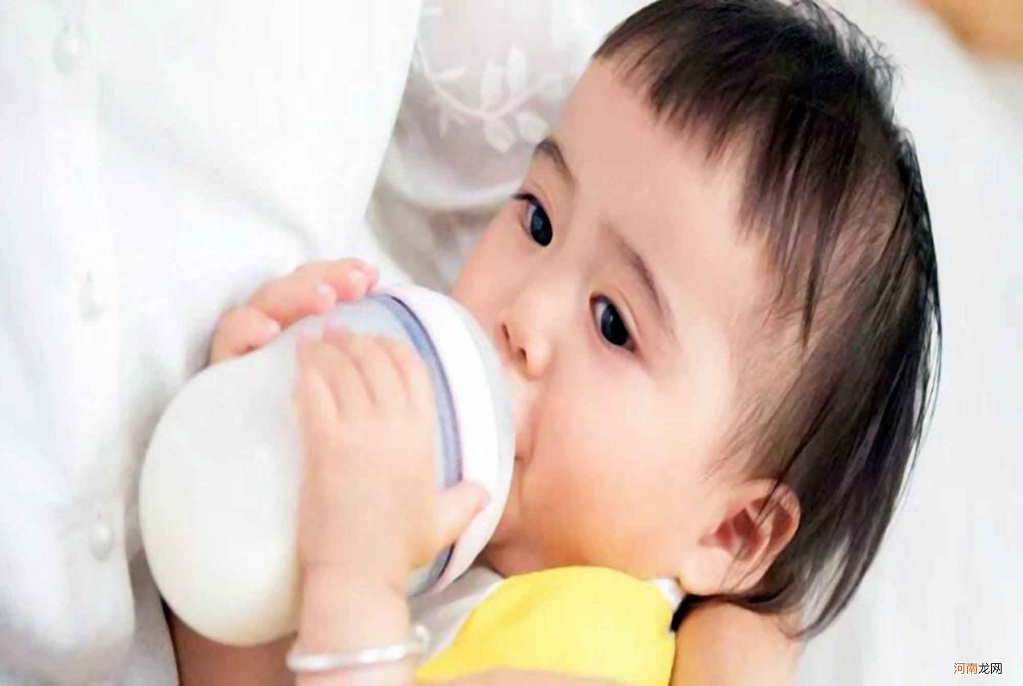 母乳喂养陷入危机？混合喂养来救场，四招助娃营养均衡发育好