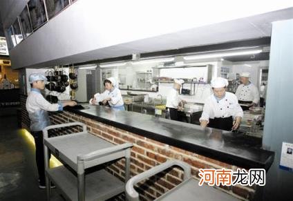 创业项目招商加盟小吃店，开小吃店他总结出6个要点？