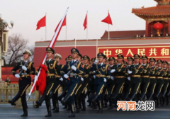 北京看升国旗从哪个门进