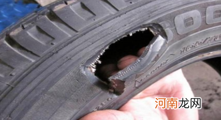 轮胎侧面划伤允许多深