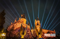 北京环球影城灯光秀如何能在前排