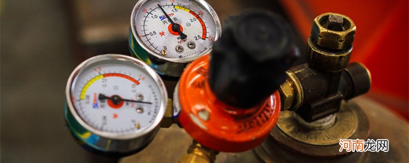 使用氧气钢瓶和减压阀时应注意的事项 氧气钢瓶和减压阀的使用的事项