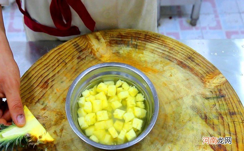 酸甜开胃忘不了的菠萝饭制作步骤 菠萝饭怎么做好吃