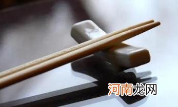 自己弄断筷子是好是坏 自己弄断筷子预示着什么