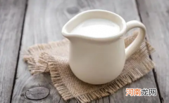 牛奶变酸就成酸奶了吗，为什么牛奶会变酸？