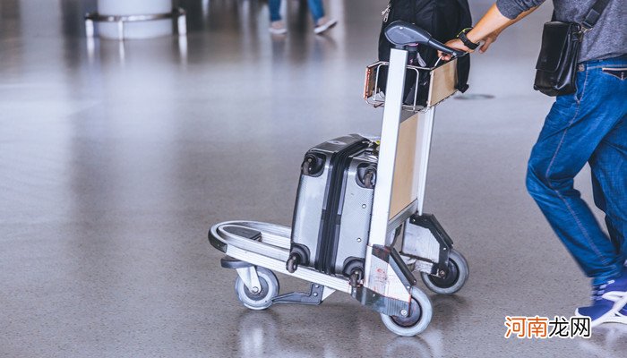 坐飞机行李托运流程是什么 坐飞机行李托运的流程