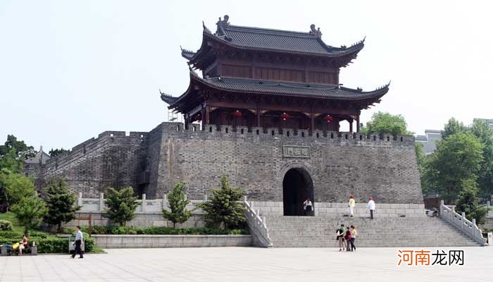 岳阳楼始建于哪个朝代 岳阳楼最早建在什么朝代