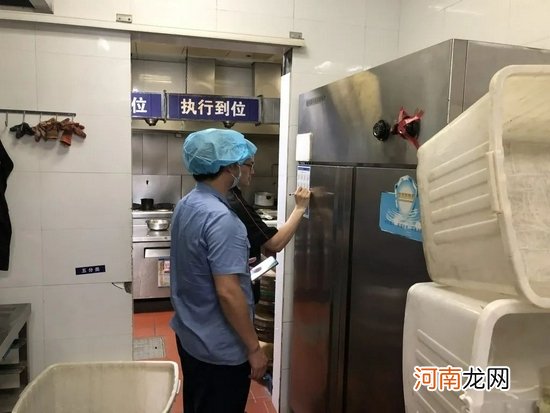 宁波8家“胖哥俩”肉蟹煲检查结果：地方店未发现媒体曝光的问题