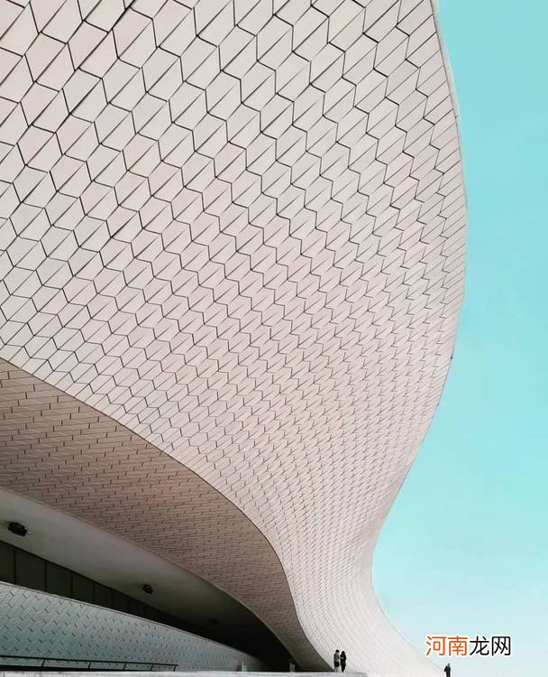 如何利用手机的长焦镜头,去捕捉建筑的细节美