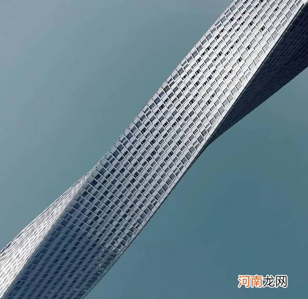 如何利用手机的长焦镜头,去捕捉建筑的细节美