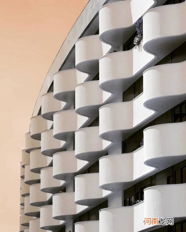 如何利用手机的长焦镜头,去捕捉建筑的细节美