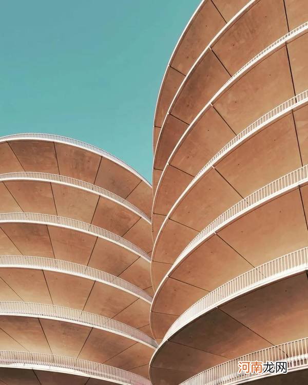 如何利用手机的长焦镜头,去捕捉建筑的细节美