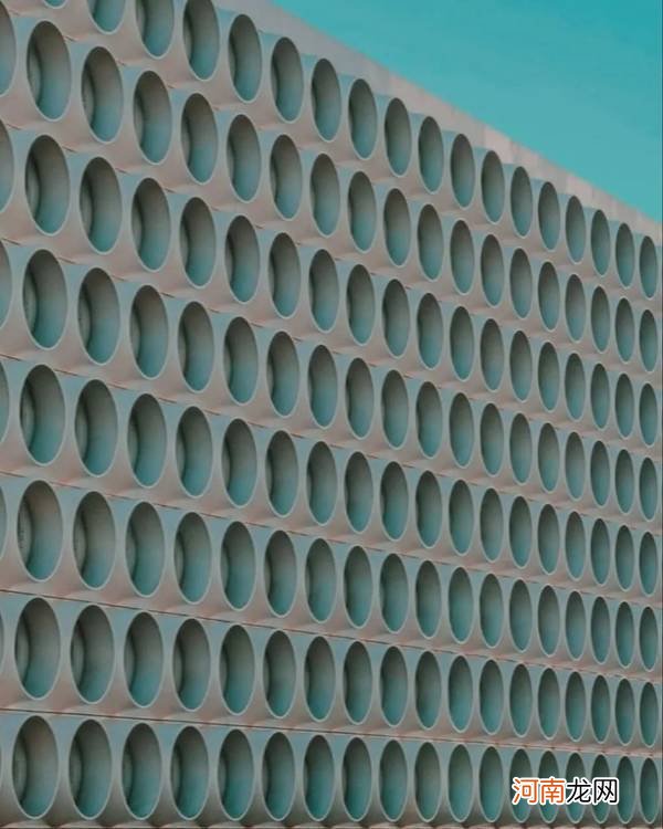 如何利用手机的长焦镜头,去捕捉建筑的细节美