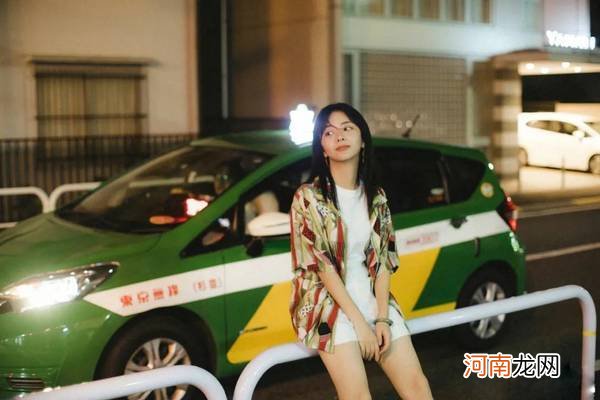 拍照时如何让表情更自然?