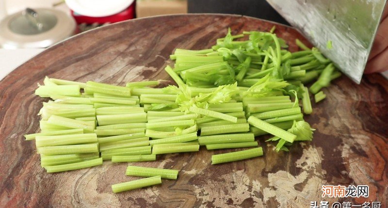 芹菜炒香干的做法步骤 芹菜炒香干怎么做好吃