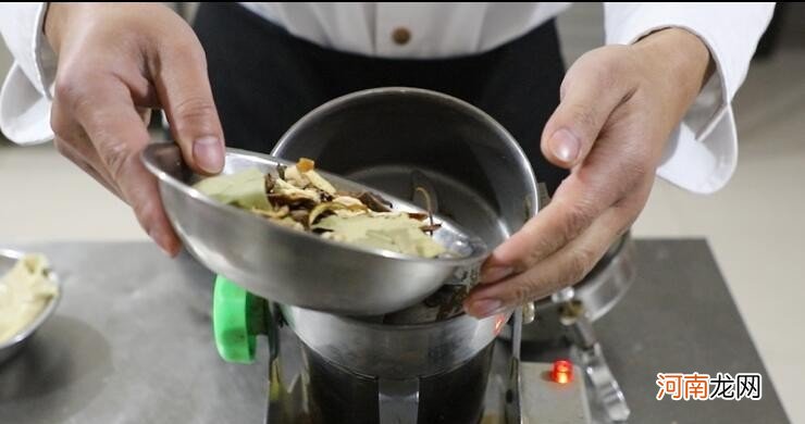 做胡辣汤的方法步骤讲究 胡辣汤的做法和配料教程
