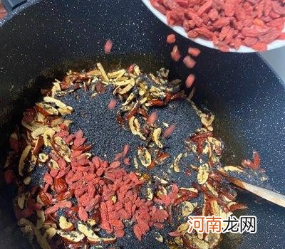 超级详细的自制手工阿胶糕 阿胶糕的制作方法教程