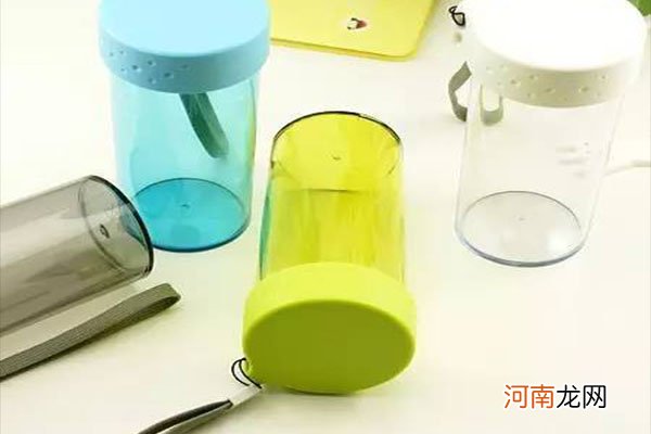 塑料杯子什么材质最好 常见的塑料杯子有哪些