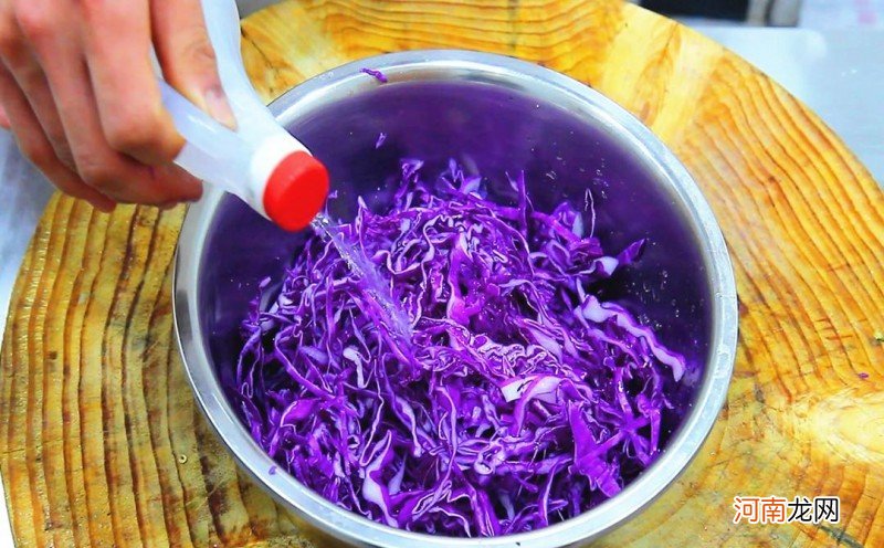 凉拌紫甘蓝是怎么做的 紫甘蓝的做法大全凉拌