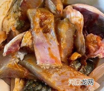 怎么做出美味的红烧草鱼 红烧草鱼的家常做法