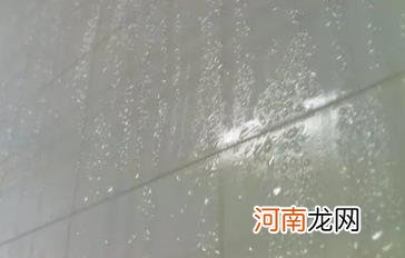 房间湿气重对身体有哪些影响 房间潮湿怎么办