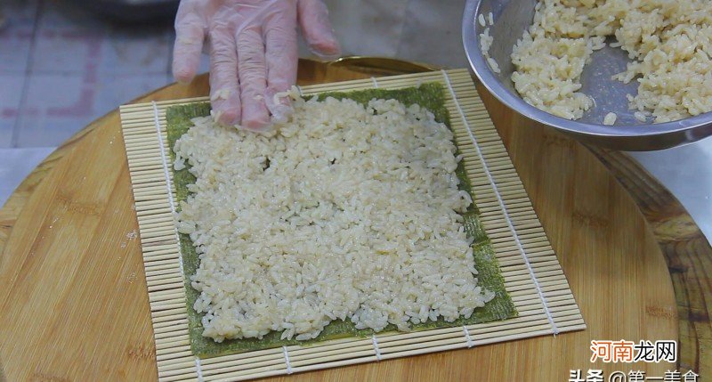 怎么做出简单美味的寿司 寿司的做法和材料