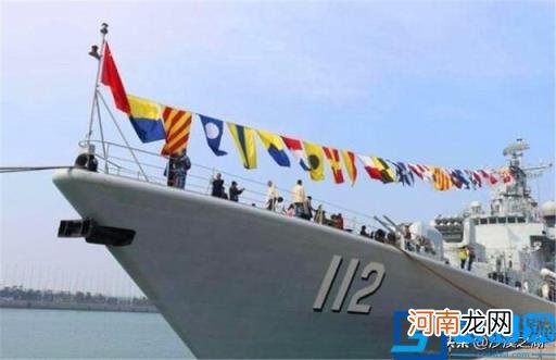 为什么我国075两栖攻击舰海试时要挂日本国旗？
