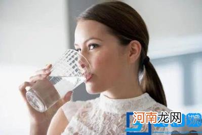 喝水减肥法时间表8杯水 喝水减肥法时间表8杯水壁纸