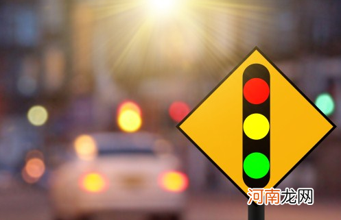 闯红灯扣几分罚多少钱 闯红灯扣几分罚多少钱几天信息会到