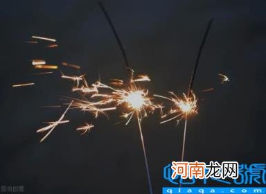 朋友圈发烟花配文字 看烟花发的唯美说说10句