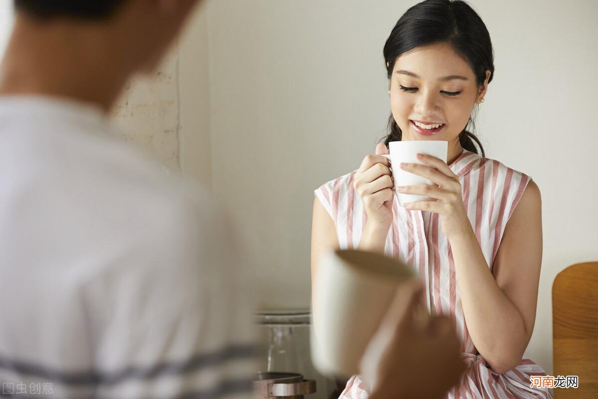 跟女生聊天怎么聊出感情 跟女生聊天没话题时该聊什么