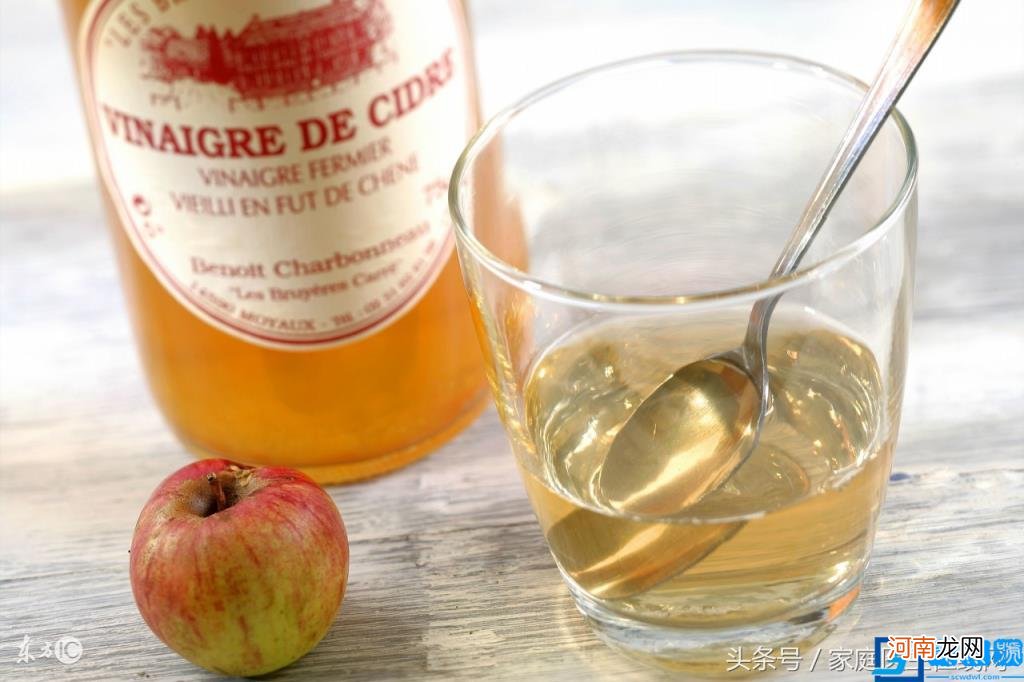 正宗苹果醋的作用和好处 夏天喝苹果醋有什么好处