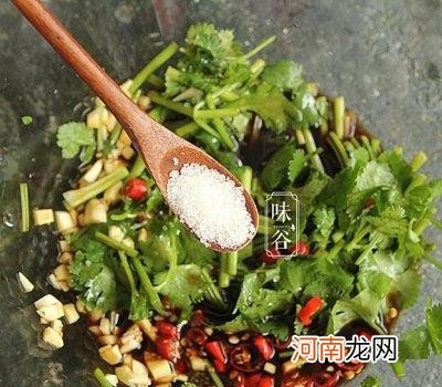 鸡爪怎么做才好吃 酸辣鸡爪的做法步骤推荐