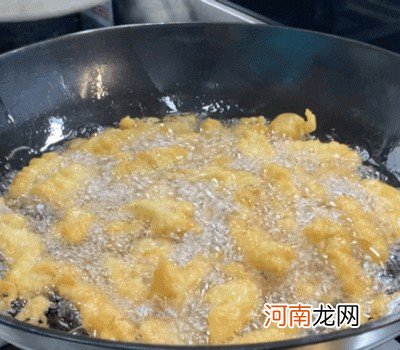 在家怎么自己做里脊小酥肉 软炸里脊的做法步骤讲解