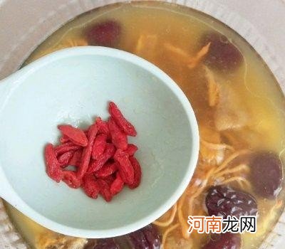 在家怎么做虫草花鸡汤 虫草花煲鸡汤步骤介绍