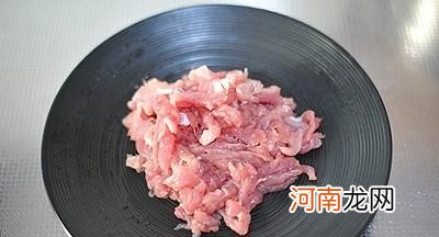 胡萝卜炒肉丝怎么做才好吃 胡萝卜炒肉丝的做法步骤推荐