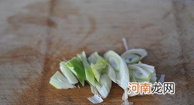 胡萝卜炒肉丝怎么做才好吃 胡萝卜炒肉丝的做法步骤推荐