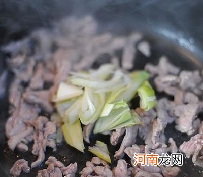 胡萝卜炒肉丝怎么做才好吃 胡萝卜炒肉丝的做法步骤推荐