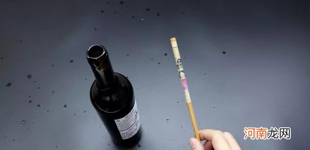 怎么不使用开瓶器开红酒 没有开瓶器怎样开红酒